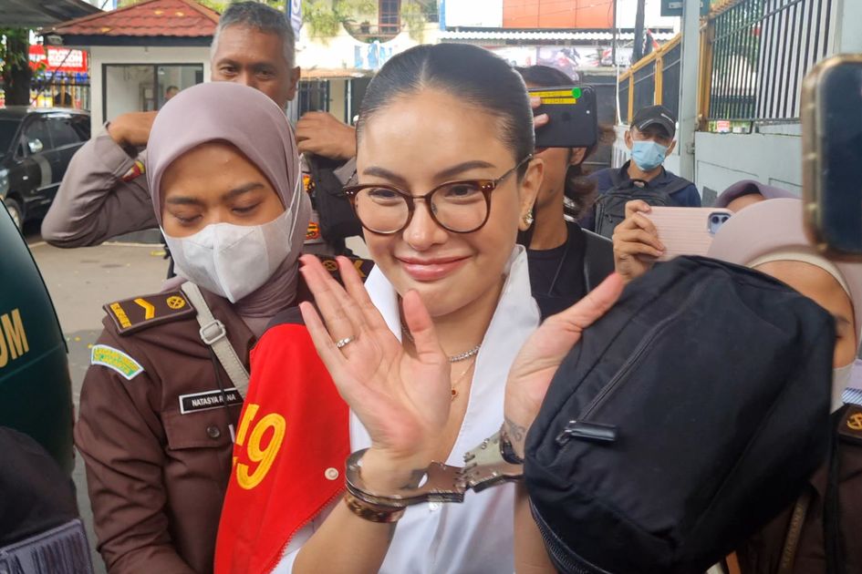 Nikita Mirzani Didakwa Lakukan Pemerasan Terhadap Reza Gladys