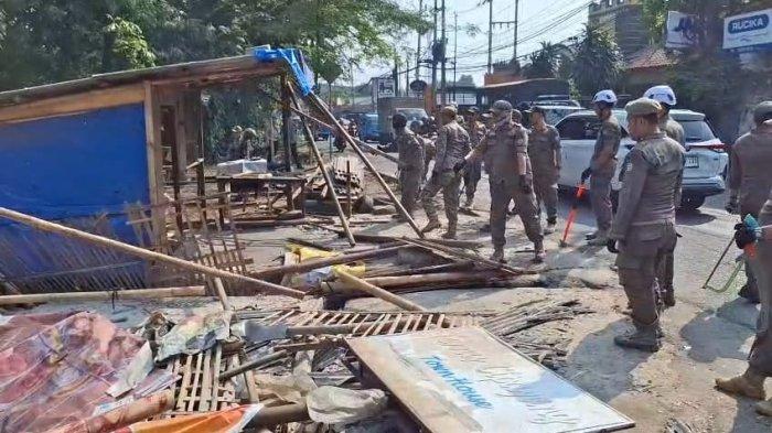 Tiga Posko Ormas di Depok Dibongkar Petugas Gabungan