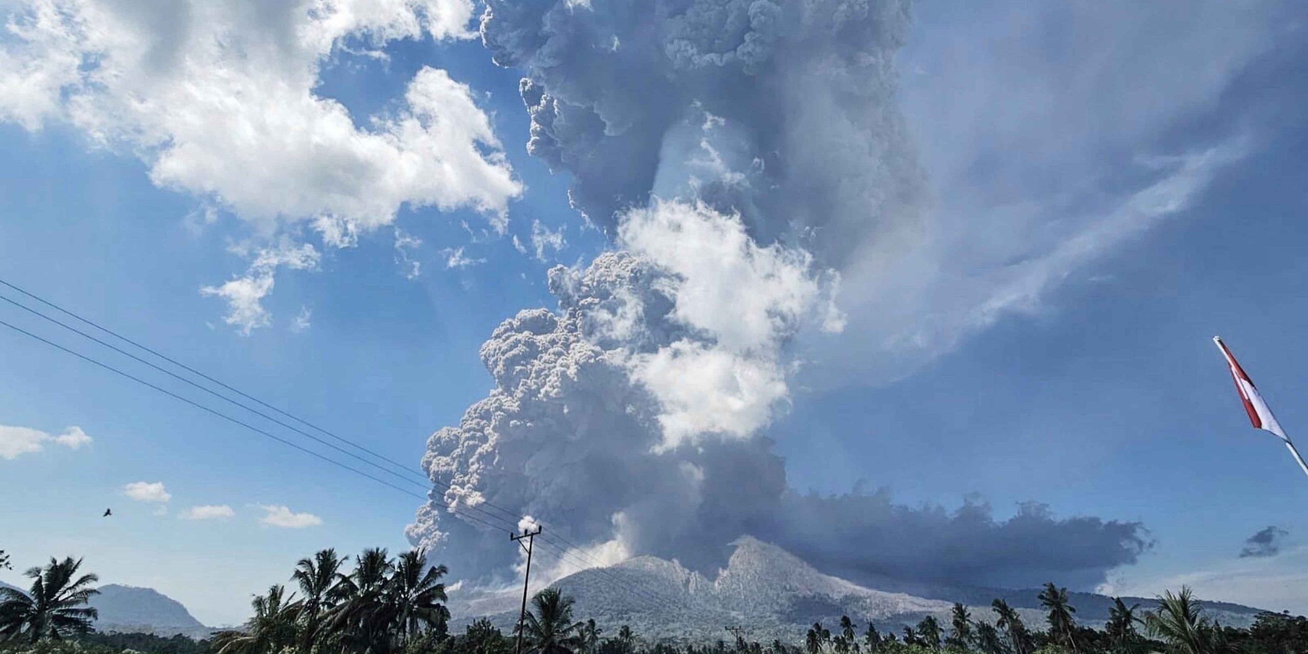 Gunung Lewotobi Laki-Laki Kembali Erupsi, Kolom Abu Capai 18.000 Meter