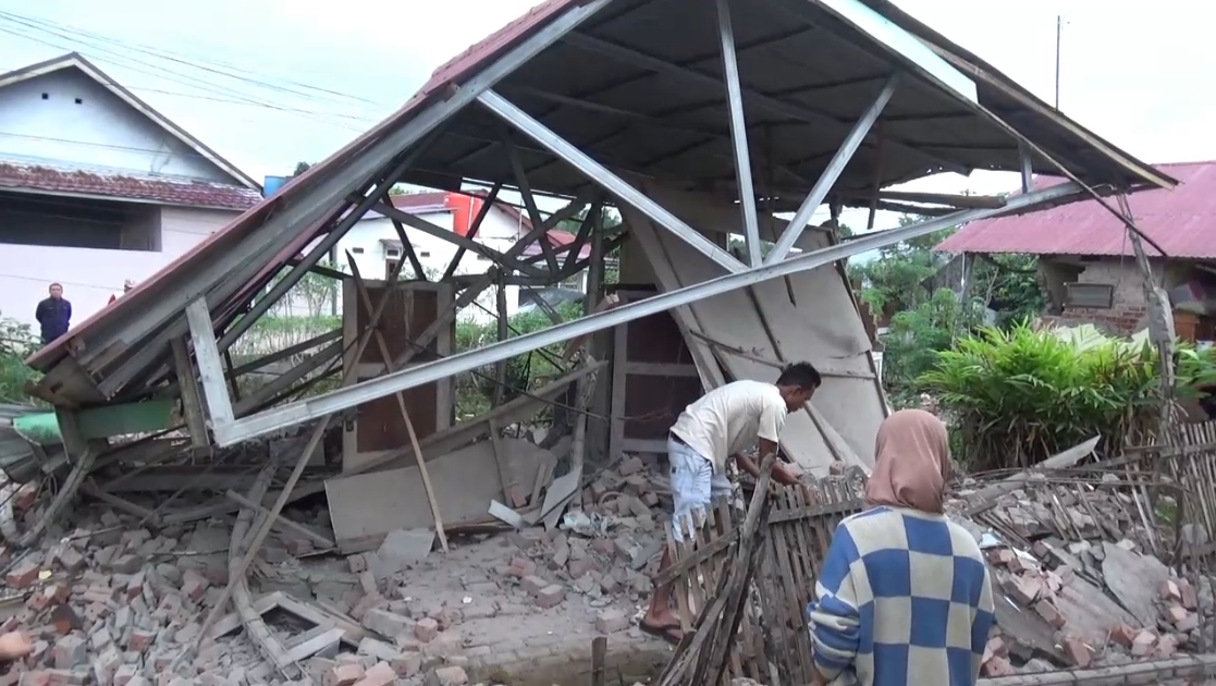 Puluhan Rumah Rusak Akibat Gempa Poso Magnitudo 5,3