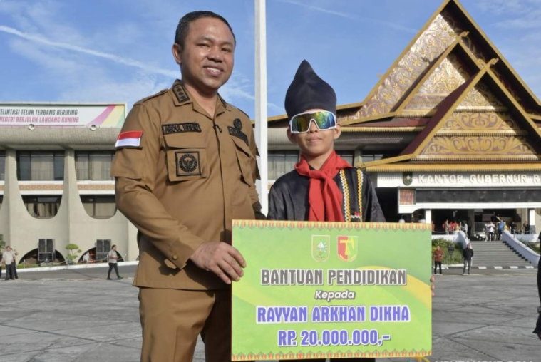 Bocah Penari Pacu Jalur Rayyan Arkan Dikha Dijadikan Duta Pariwisata Riau